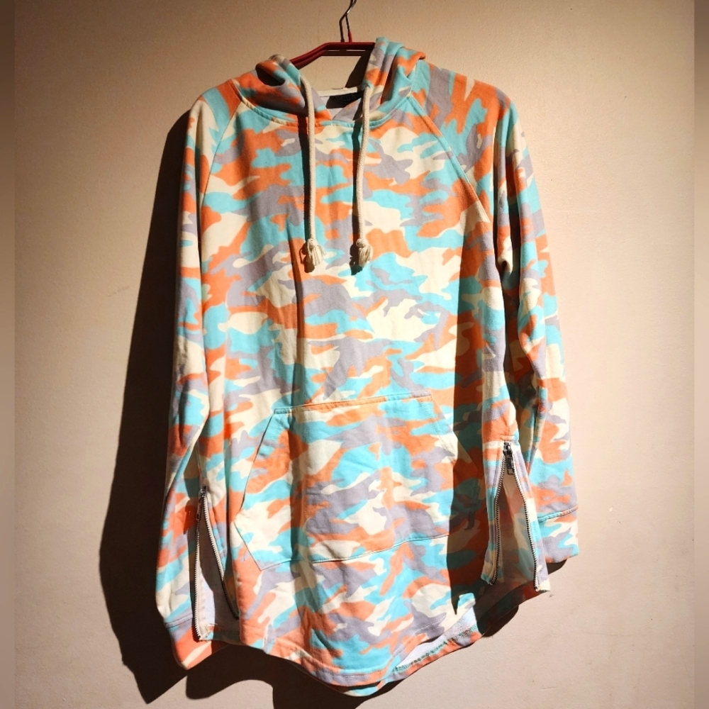 NWOT UNIQUE CAMOUFLAGE HOODIE